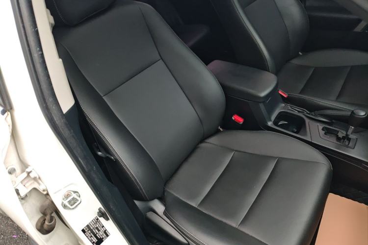 Used Toyota RAV4 2019 2.0L CVT Two-Wheel Drive Fashion X Limited Edition China VI Standard Right Front Seat