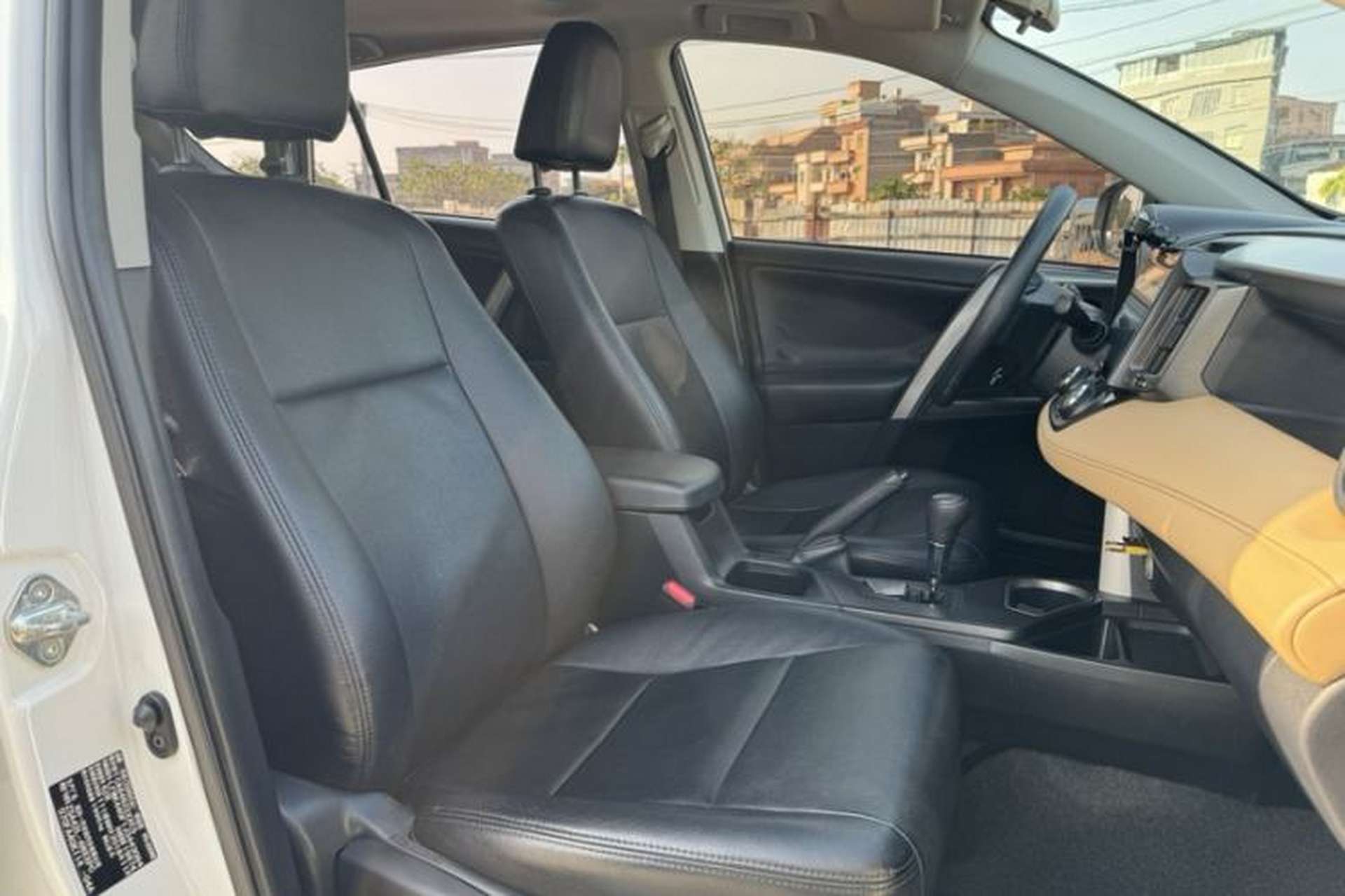 Used Toyota RAV4 2019 2.0L CVT Two-Wheel Drive Pioneer Edition China V Standard Right Front Seat