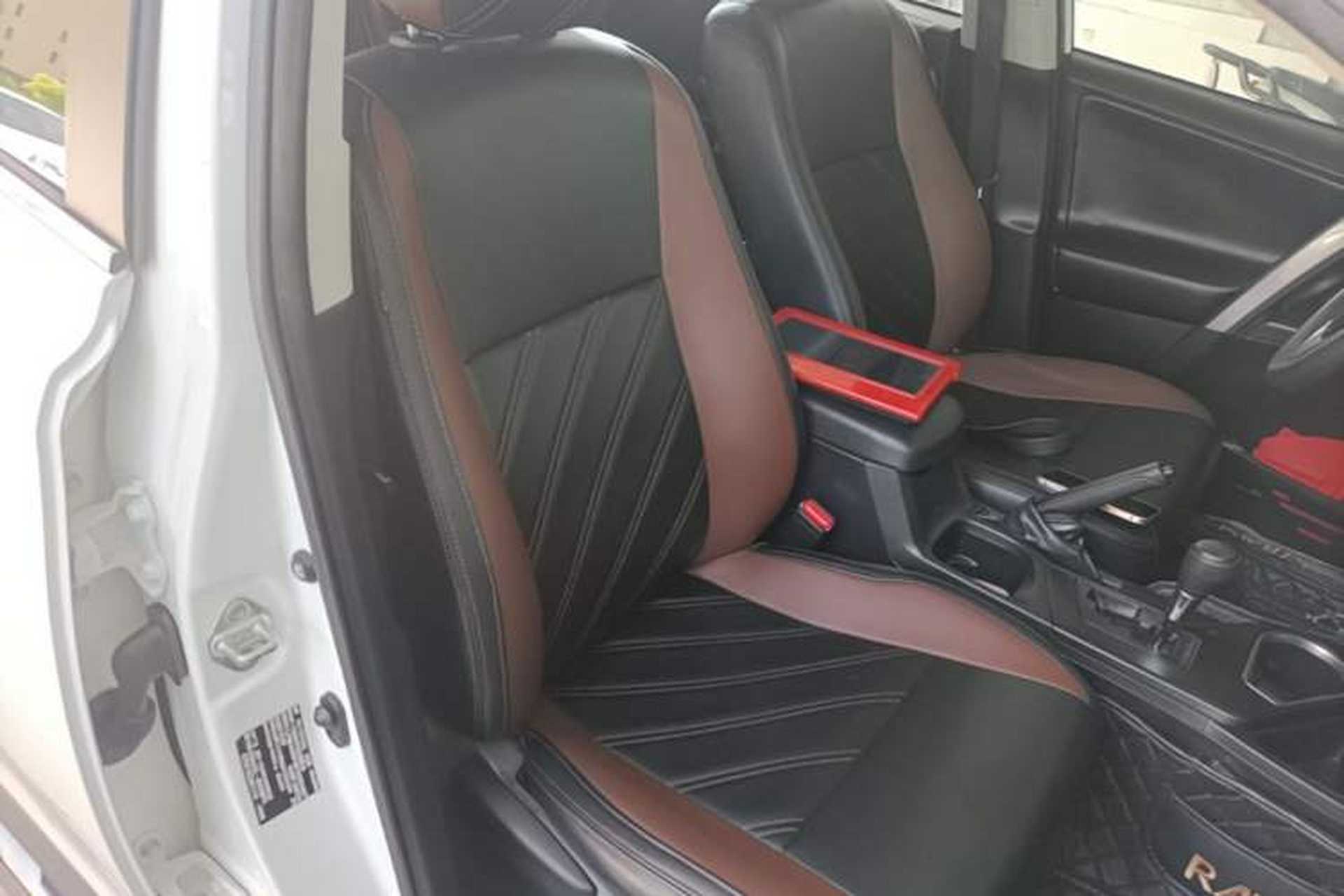 Used Toyota RAV4 2019 2.0L CVT Two-Wheel Drive Fashion X Limited Edition China VI Standard Right Front Seat