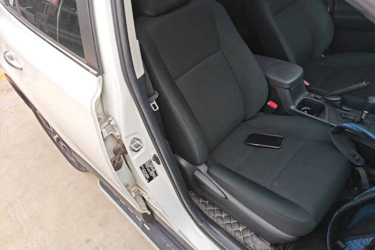 Used Toyota RAV4 2019 2.0L CVT Two-Wheel Drive Pioneer Edition China V Standard Right Front Seat