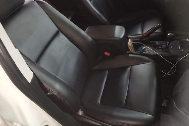 Used Toyota RAV4 2019 2.0L CVT Two-Wheel Drive Pioneer Edition China V Standard Right Front Seat