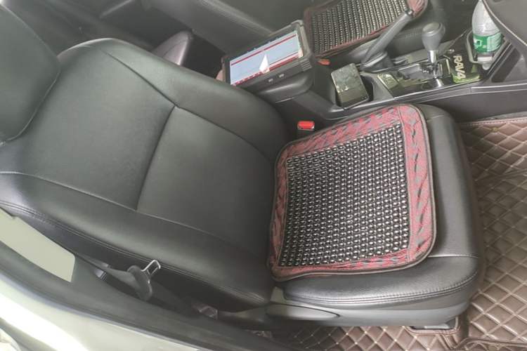 Used Toyota RAV4 2019 2.0L CVT Two-Wheel Drive Pioneer Edition China V Standard Right Front Seat