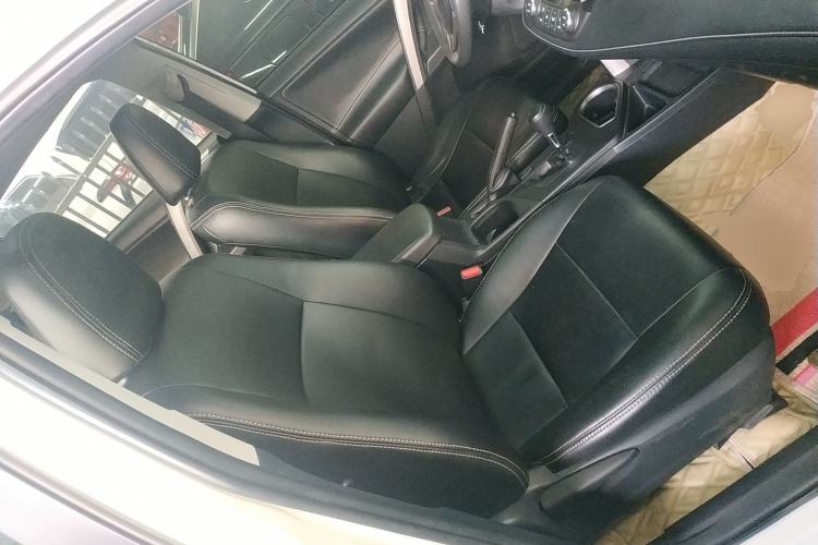 Used Toyota RAV4 2019 2.0L CVT Two-Wheel Drive Pioneer Edition China VI Standard Right Front Seat