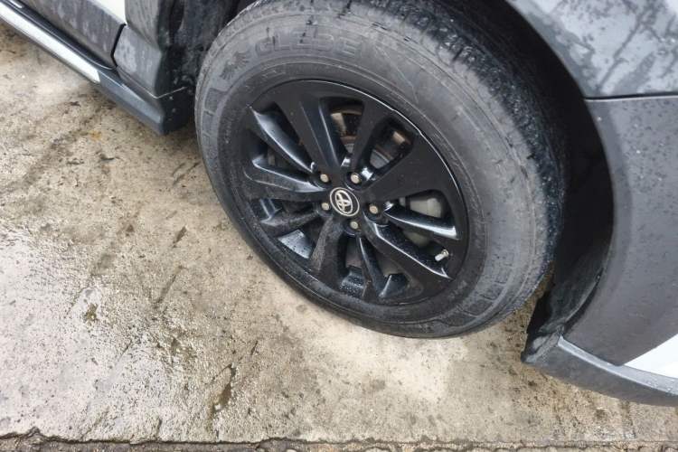 Used Toyota RAV4 2019 2.0L CVT Two-Wheel Drive Fashion X Limited Edition China V Standard Right Front Wheel Hub