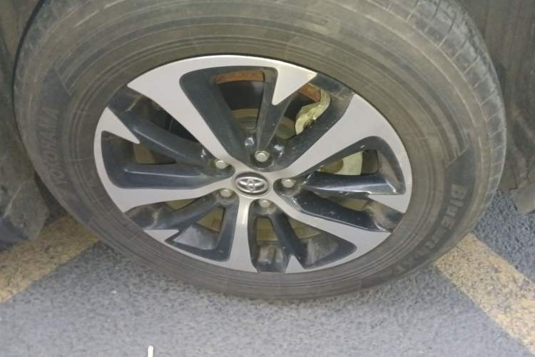 Used Toyota RAV4 2019 2.0L CVT 4x4 New Edition China VI Standard Right Front Wheel Hub