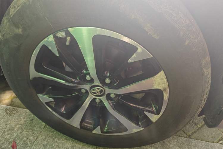 Used Toyota RAV4 2019 2.0L CVT Two-Wheel Drive Pioneer Edition China V Standard Right Front Wheel Hub
