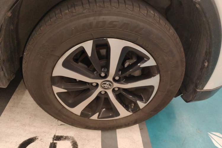 Used Toyota RAV4 2019 2.0L CVT Two-Wheel Drive Pioneer Edition China V Standard Right Front Wheel Hub