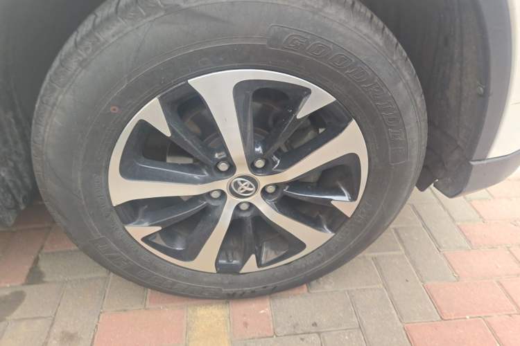 Used Toyota RAV4 2019 2.0L CVT Two-Wheel Drive Comfort Edition China VI Standard Right Front Wheel Hub