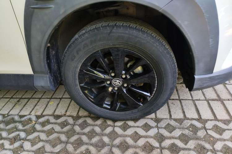 Used Toyota RAV4 2019 2.0L CVT Two-Wheel Drive Fashion X Limited Edition China V Standard Right Front Wheel Hub