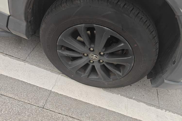 Used Toyota RAV4 2019 2.0L CVT Two-Wheel Drive Fashion X Limited Edition China VI Standard Right Front Wheel Hub