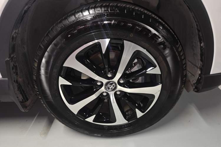 Used Toyota RAV4 2019 2.0L CVT Two-Wheel Drive Pioneer Edition China V Standard Right Front Wheel Hub