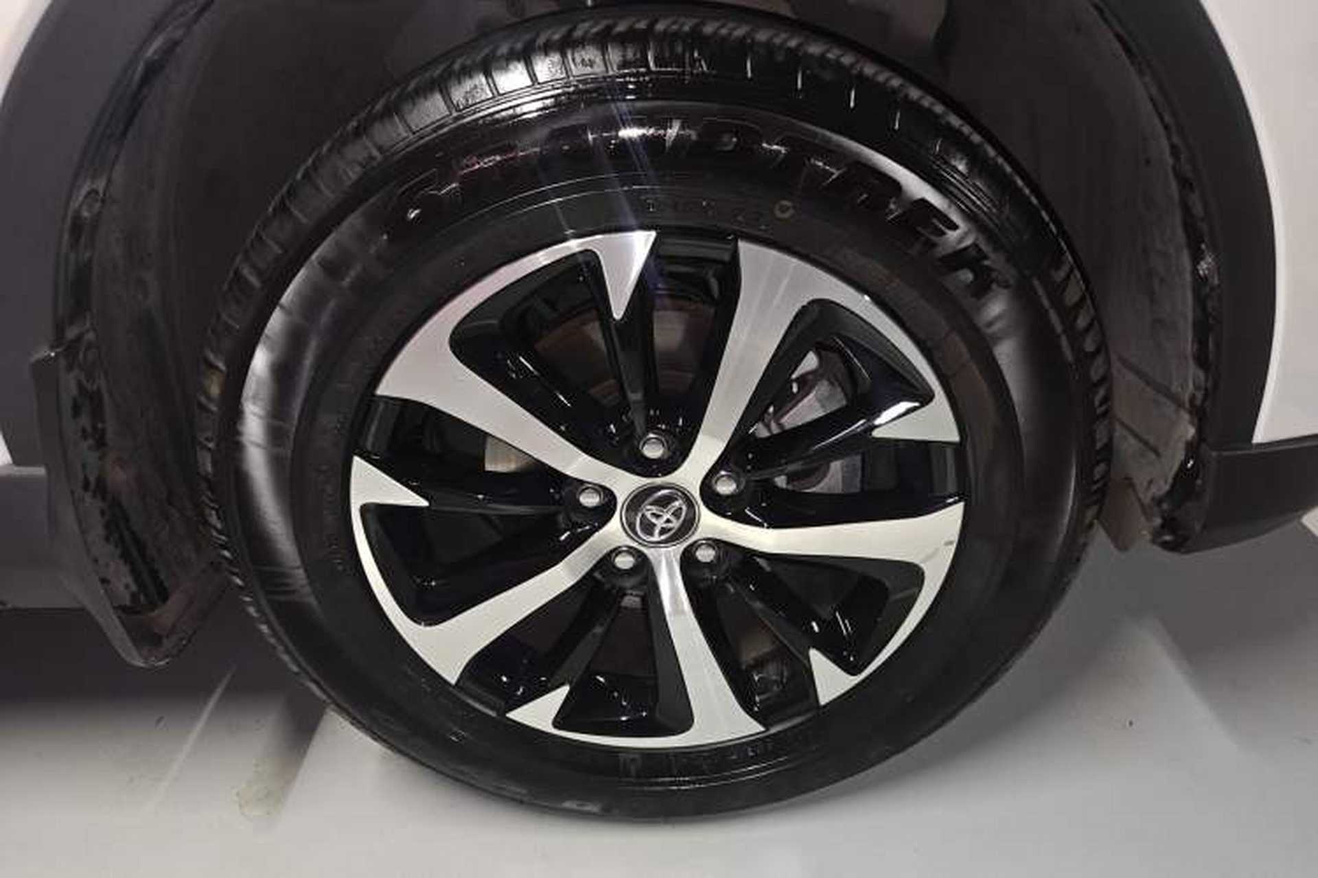 Used Toyota RAV4 2019 2.0L CVT Two-Wheel Drive Pioneer Edition China V Standard Right Front Wheel Hub