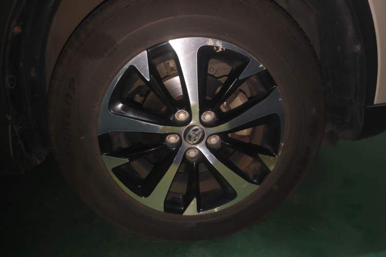 Used Toyota RAV4 2019 2.0L CVT Two-Wheel Drive Pioneer Edition China VI Standard Right Front Wheel Hub