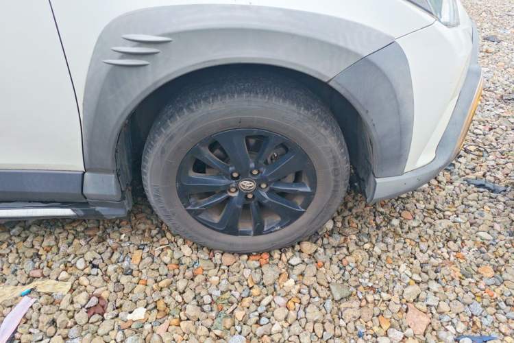 Used Toyota RAV4 2019 2.0L CVT Two-Wheel Drive Fashion X Limited Edition China V Standard Right Front Wheel Hub