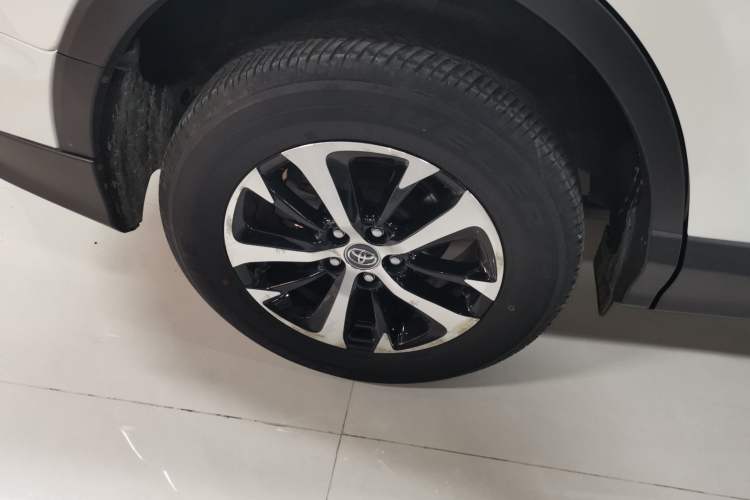 Used Toyota RAV4 2019 2.0L CVT Two-Wheel Drive Pioneer Edition China V Standard Right Rear Wheel Hub
