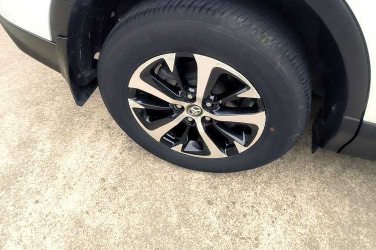 Used Toyota RAV4 2019 2.0L CVT Two-Wheel Drive Pioneer Edition China V Standard Right Rear Wheel Hub
