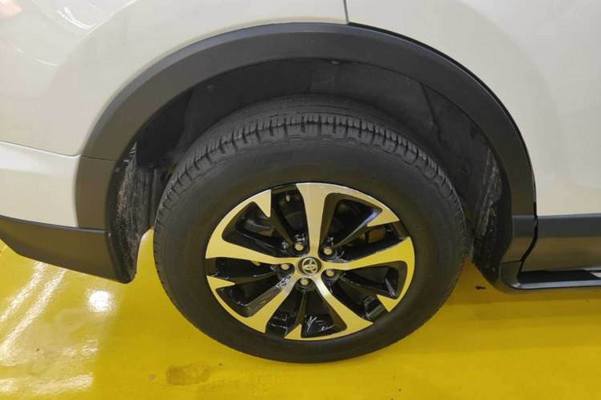 Used Toyota RAV4 2019 2.0L CVT Two-Wheel Drive Pioneer Edition China VI Standard Right Rear Wheel Hub