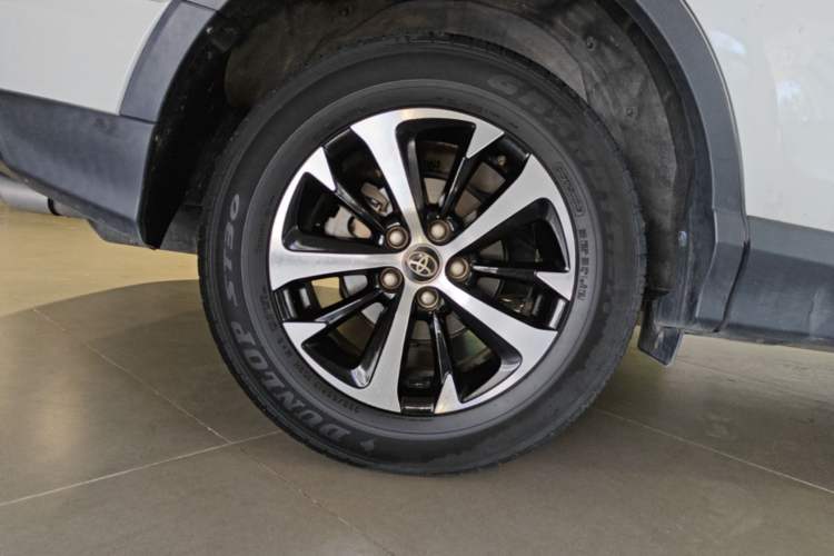 Used Toyota RAV4 2019 2.0L CVT Two-Wheel Drive Pioneer Edition China V Standard Right Rear Wheel Hub