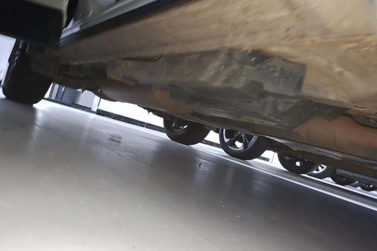 Used Toyota RAV4 2019 2.0L CVT Two-Wheel Drive Pioneer Edition China V Standard Right Side Sill