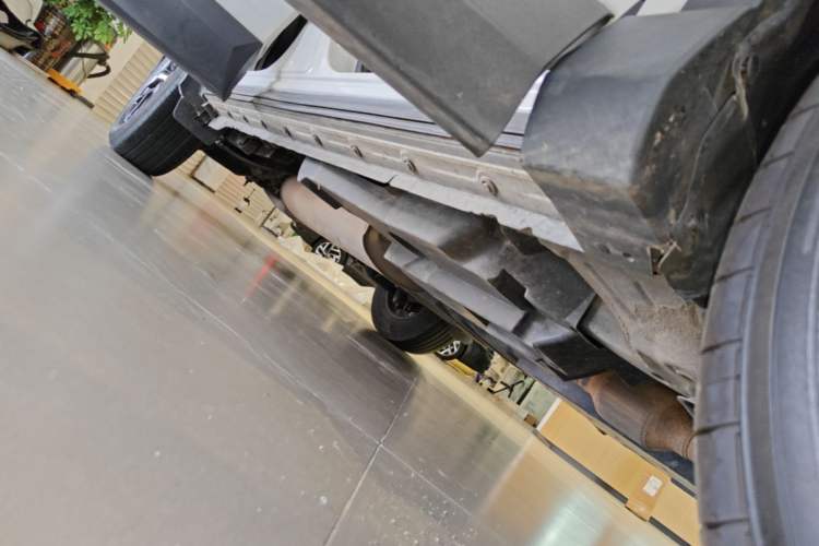 Used Toyota RAV4 2019 2.0L CVT Two-Wheel Drive Pioneer Edition China V Standard Right Side Sill
