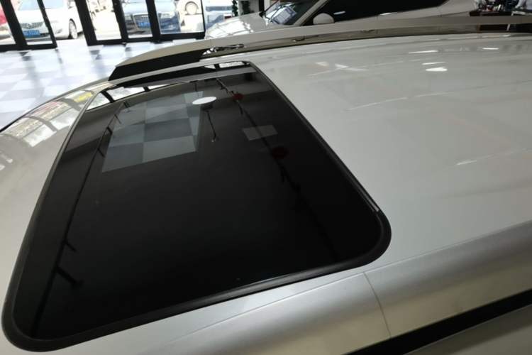 Used Toyota RAV4 2019 2.0L CVT Two-Wheel Drive Luxury Version China VI Standard Roof