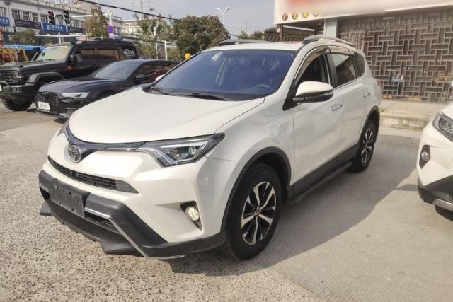Used Toyota RAV4 2019 2.0L CVT Two-Wheel Drive ZhiShang Version China VI Standard