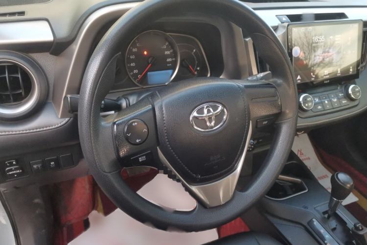 Used Toyota RAV4 2019 2.0L CVT Two-Wheel Drive Pioneer Edition China VI Standard Steering Wheel
