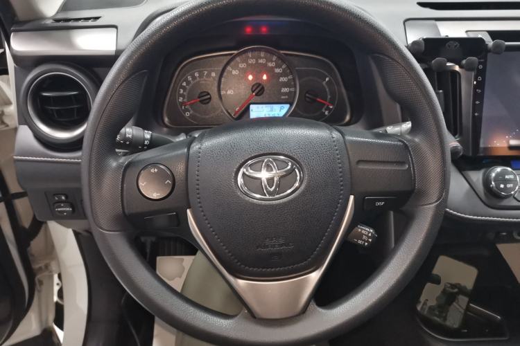 Used Toyota RAV4 2019 2.0L CVT Two-Wheel Drive Pioneer Edition China V Standard Steering Wheel