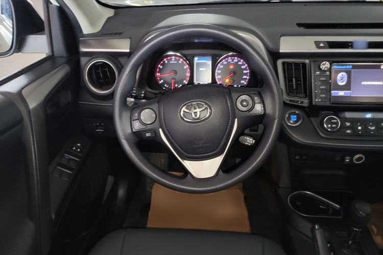Used Toyota RAV4 2019 2.0L CVT Two-Wheel Drive Fashion X Limited Edition China V Standard Steering Wheel