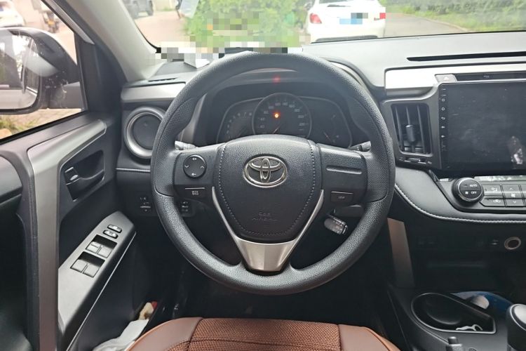 Used Toyota RAV4 2019 2.0L CVT Two-Wheel Drive Pioneer Edition China V Standard Steering Wheel
