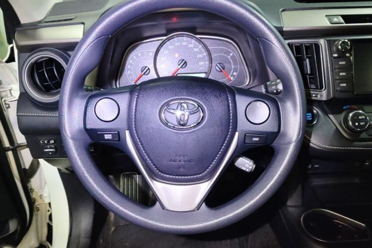 Used Toyota RAV4 2019 2.0L CVT Two-Wheel Drive Pioneer Edition China V Standard Steering Wheel