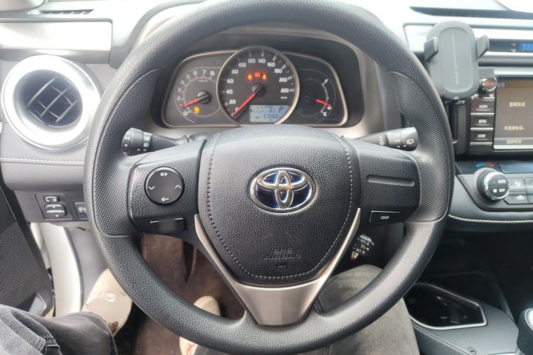 Used Toyota RAV4 2019 2.0L CVT Two-Wheel Drive Pioneer Edition China V Standard Steering Wheel