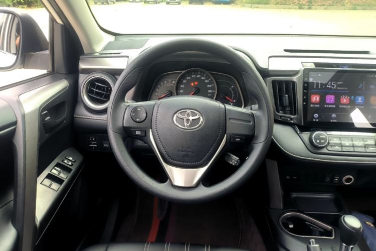 Used Toyota RAV4 2019 2.0L CVT Two-Wheel Drive Pioneer Edition China V Standard Steering Wheel