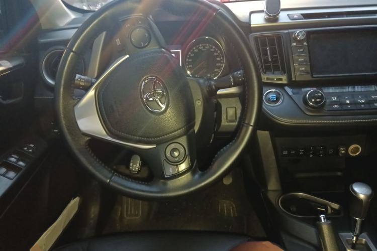 Used Toyota RAV4 2019 2.0L CVT 4x4 New Edition China VI Standard Steering Wheel