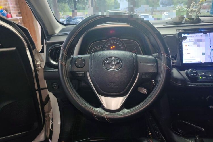 Used Toyota RAV4 2019 2.0L CVT Two-Wheel Drive Pioneer Edition China VI Standard Steering Wheel