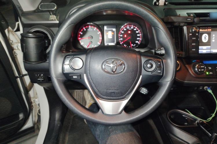 Used Toyota RAV4 2019 2.0L CVT Two-Wheel Drive Fashion X Limited Edition China V Standard Steering Wheel