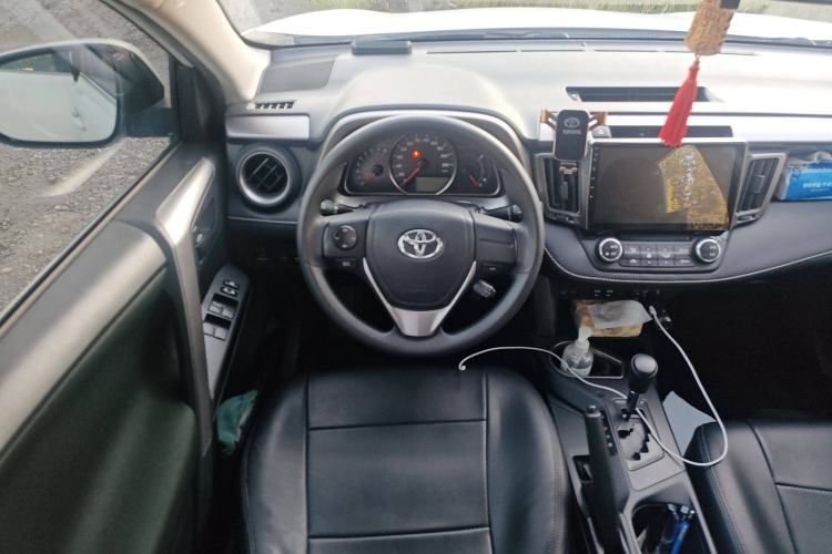 Used Toyota RAV4 2019 2.0L CVT Two-Wheel Drive Pioneer Edition China V Standard Steering Wheel