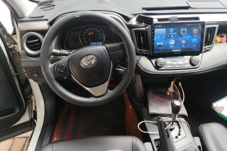 Used Toyota RAV4 2019 2.0L CVT Two-Wheel Drive Pioneer Edition China VI Standard Steering Wheel