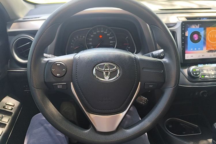 Used Toyota RAV4 2019 2.0L CVT Two-Wheel Drive Pioneer Edition China VI Standard Steering Wheel