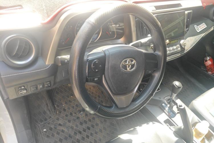 Used Toyota RAV4 2019 2.0L CVT Two-Wheel Drive Pioneer Edition China V Standard Steering Wheel
