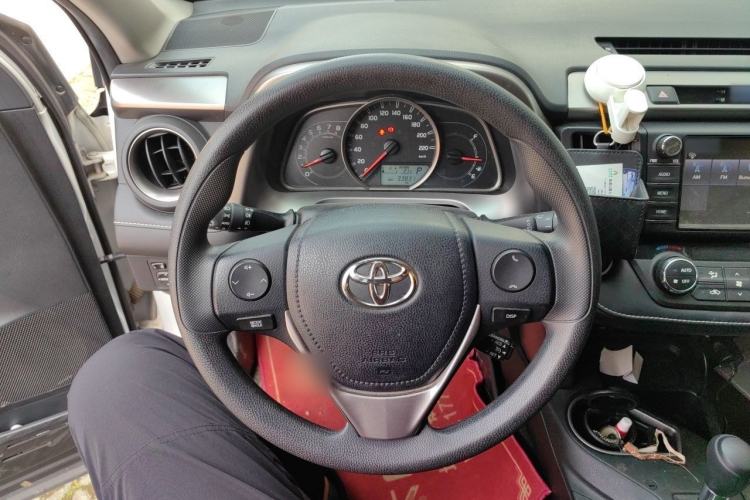 Used Toyota RAV4 2019 2.0L CVT Two-Wheel Drive Pioneer Edition China V Standard Steering Wheel