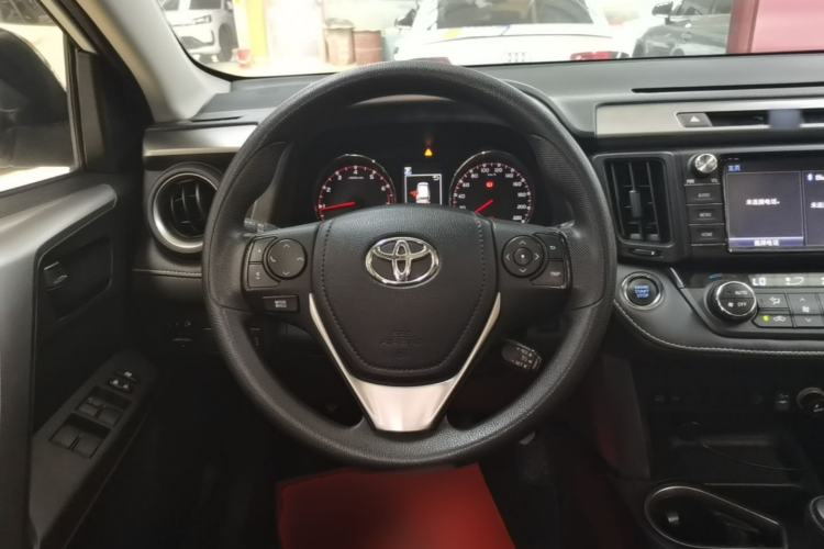 Used Toyota RAV4 2019 2.0L CVT Two-Wheel Drive Fashion X Limited Edition China VI Standard Steering Wheel