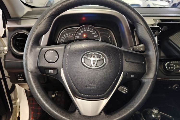 Used Toyota RAV4 2019 2.0L CVT Two-Wheel Drive Pioneer Edition China VI Standard Steering Wheel