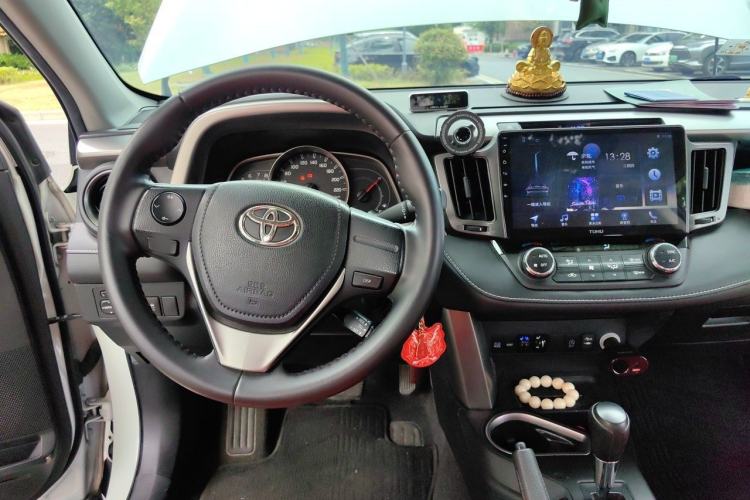 Used Toyota RAV4 2019 2.0L CVT Two-Wheel Drive Pioneer Edition China V Standard Steering Wheel