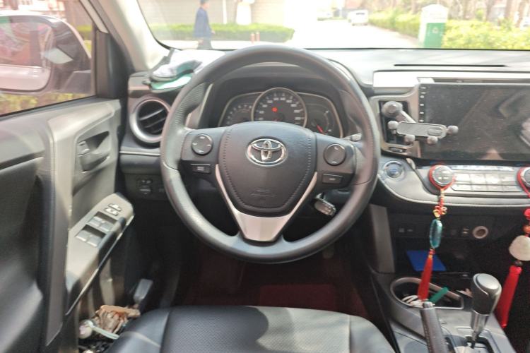 Used Toyota RAV4 2019 2.0L CVT Two-Wheel Drive Pioneer Edition China V Standard Steering Wheel