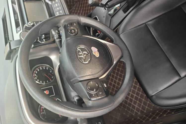 Used Toyota RAV4 2019 2.0L CVT Two-Wheel Drive Fashion X Limited Edition China VI Standard Steering Wheel