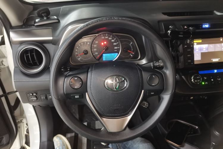 Used Toyota RAV4 2019 2.0L CVT Two-Wheel Drive Pioneer Edition China V Standard Steering Wheel