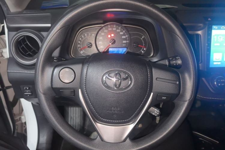 Used Toyota RAV4 2019 2.0L CVT Two-Wheel Drive Pioneer Edition China V Standard Steering Wheel