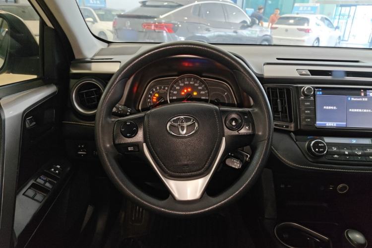 Used Toyota RAV4 2019 2.0L CVT Two-Wheel Drive Pioneer Edition China V Standard Steering Wheel