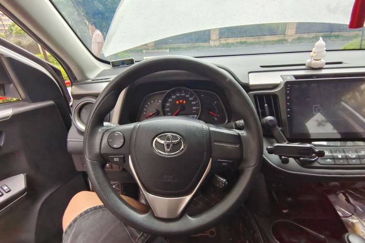 Used Toyota RAV4 2019 2.0L CVT Two-Wheel Drive Pioneer Edition China V Standard Steering Wheel